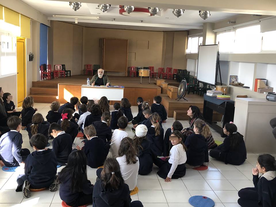 Ο συγγραφέας Χρήστος Μπουλώτης και "Η Επανάσταση των παλιών παιχνιδιών» στο Σχολείο Σταυράκη (Γλυφάδα)