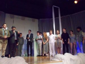 ΘΕΑΤΡΙΚΗ ΠΑΡΑΣΤΑΣΗ ΓΙΑ ΤΟ ΒΙΒΛΙΟ ΤΟΥ ΚΡΙΣΤΟΦ ΓΚΑΛΦΑΡ "Ο ΠΡΙΓΚΙΠΑΣ ΤΩΝ ΝΕΦΩΝ" ΣΤΟ ΣΧΟΛΕΙΟ ΡΟΔΙΩΝ ΠΑΙΔΕΙΑ