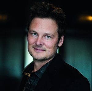 Κριστόφ Γκαλφάρ: «Η αστροφυσική μας υποδεικνύει ότι μπορούμε να επιτύχουμε το ακατόρθωτο» Συνέντευξη στο fractalart.gr