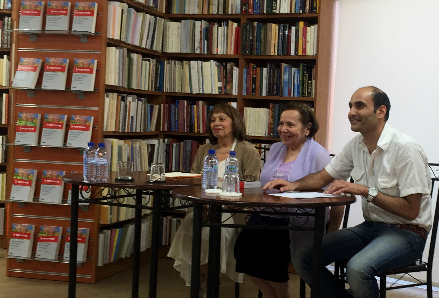 Φωτογραφίες - Video από την παρουσίαση του βιβλίου της Αλκυόνης Παπαδάκη "Θα ξανάρθουν τα χελιδόνια" στο Βιβλιοπωλείο Πάργα - Λευκωσία