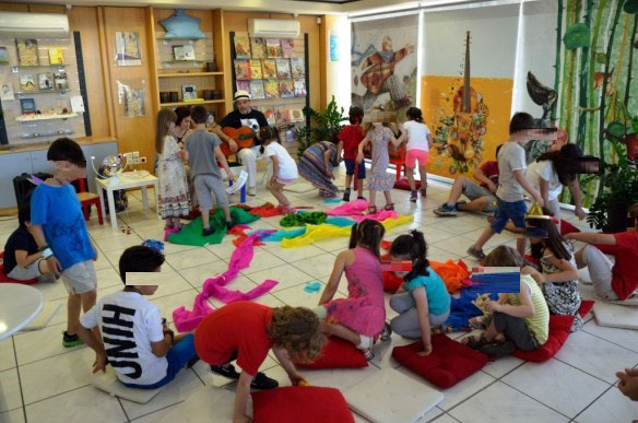 Παιδική Λέσχη Ανάγνωσης "Η χάρτινη αγκαλιά"